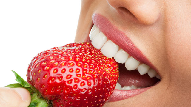 Strawberry for white teeth