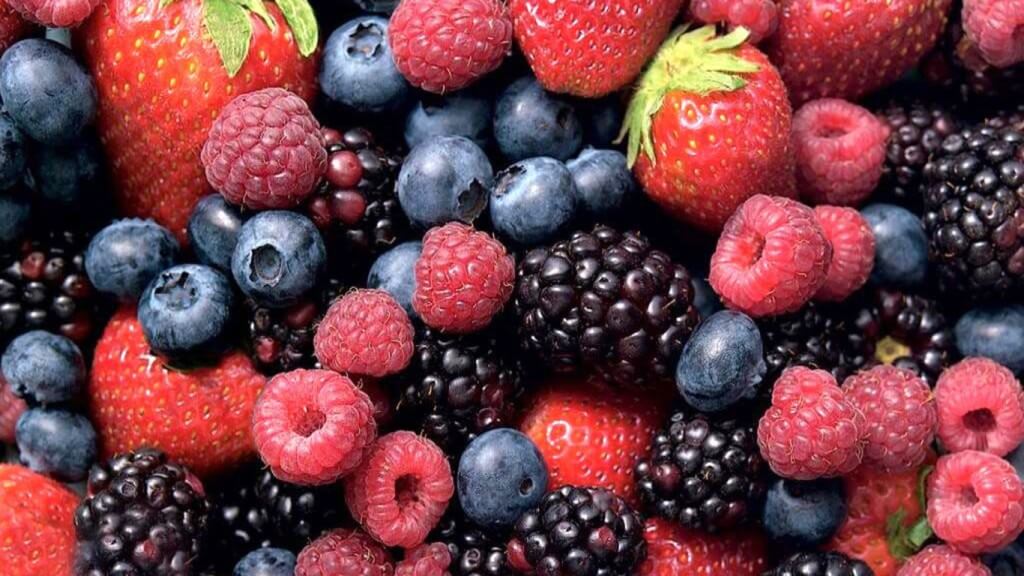 Healthy berries for pregnancy