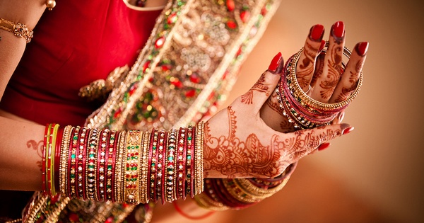 wearing bangles tradition